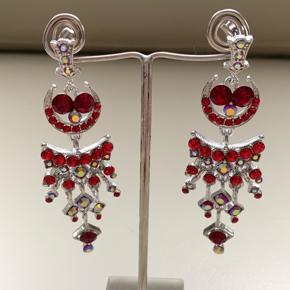 🆕🔥Swarovski Red Crystals Miss Universe Earrings - Picture 2 of 3